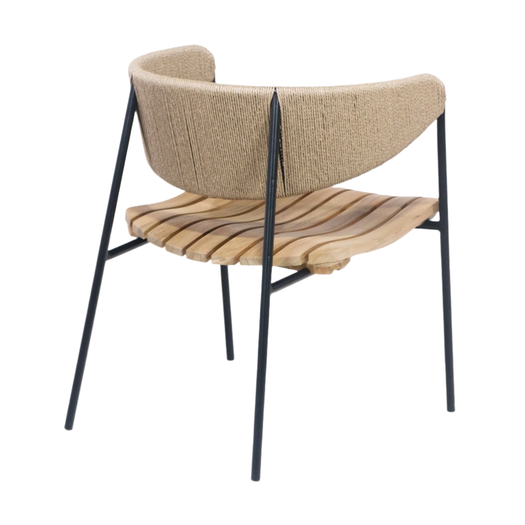 Back three-quarter view of a dining chair with a curved beige rush-woven backrest, slatted teak wood seat with a wavy profile and slim black metal legs and frame.