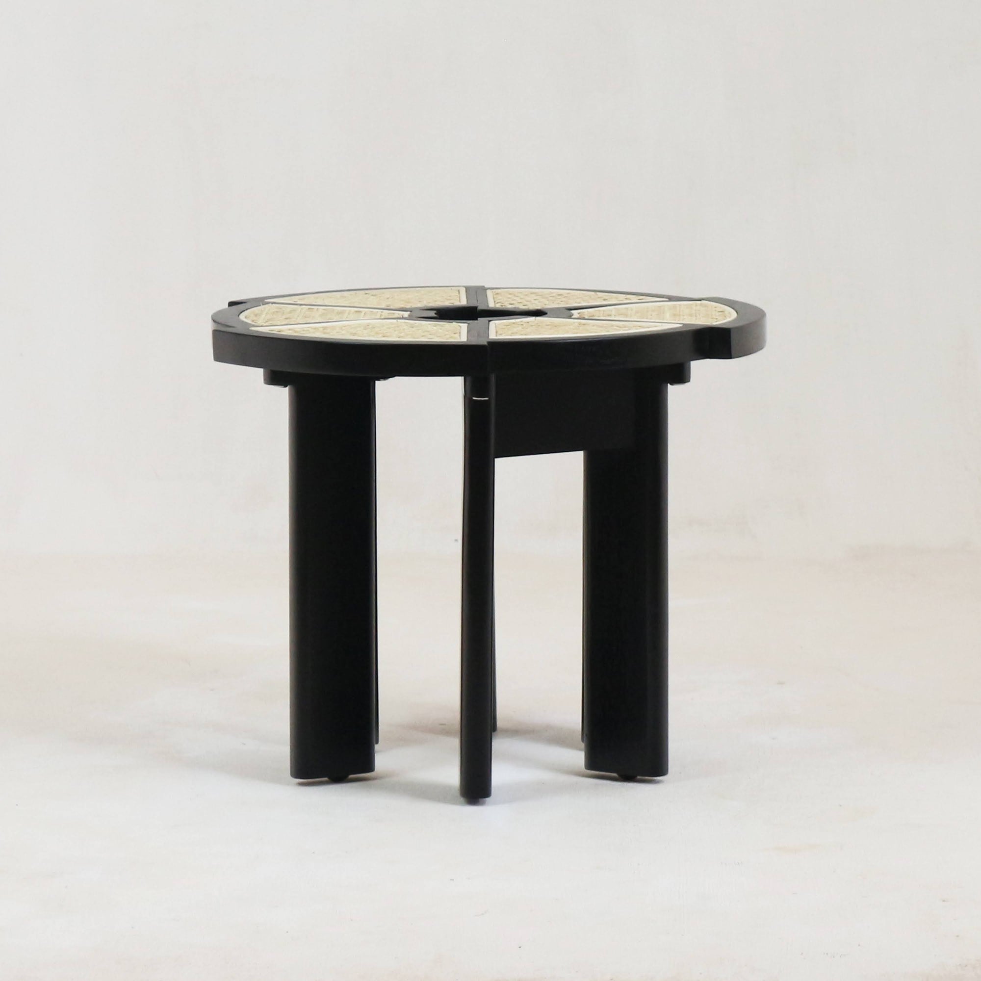 Charlotte Perriand Table d'appoint Rio en noir brillant