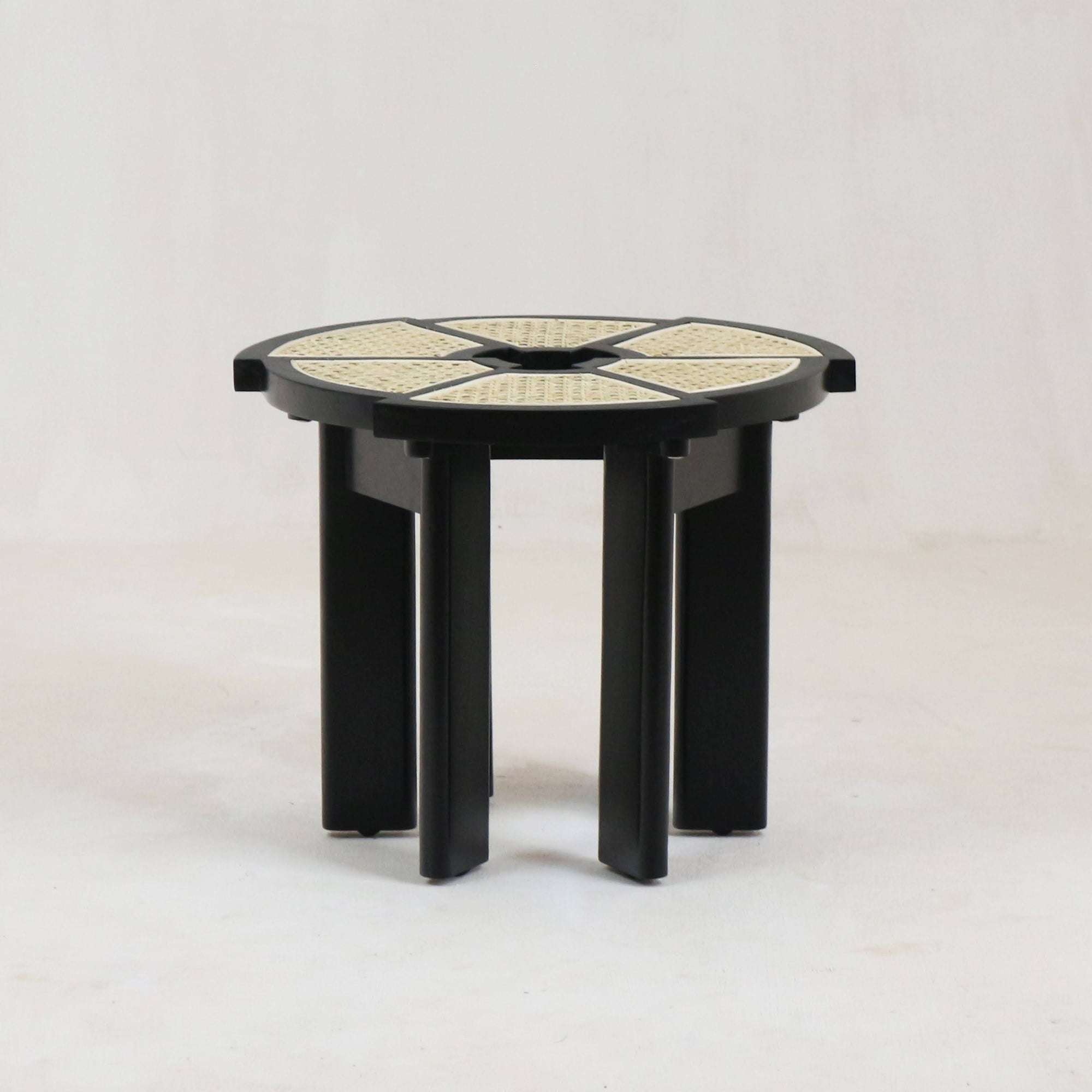 Charlotte Perriand Table d'appoint Rio en noir brillant