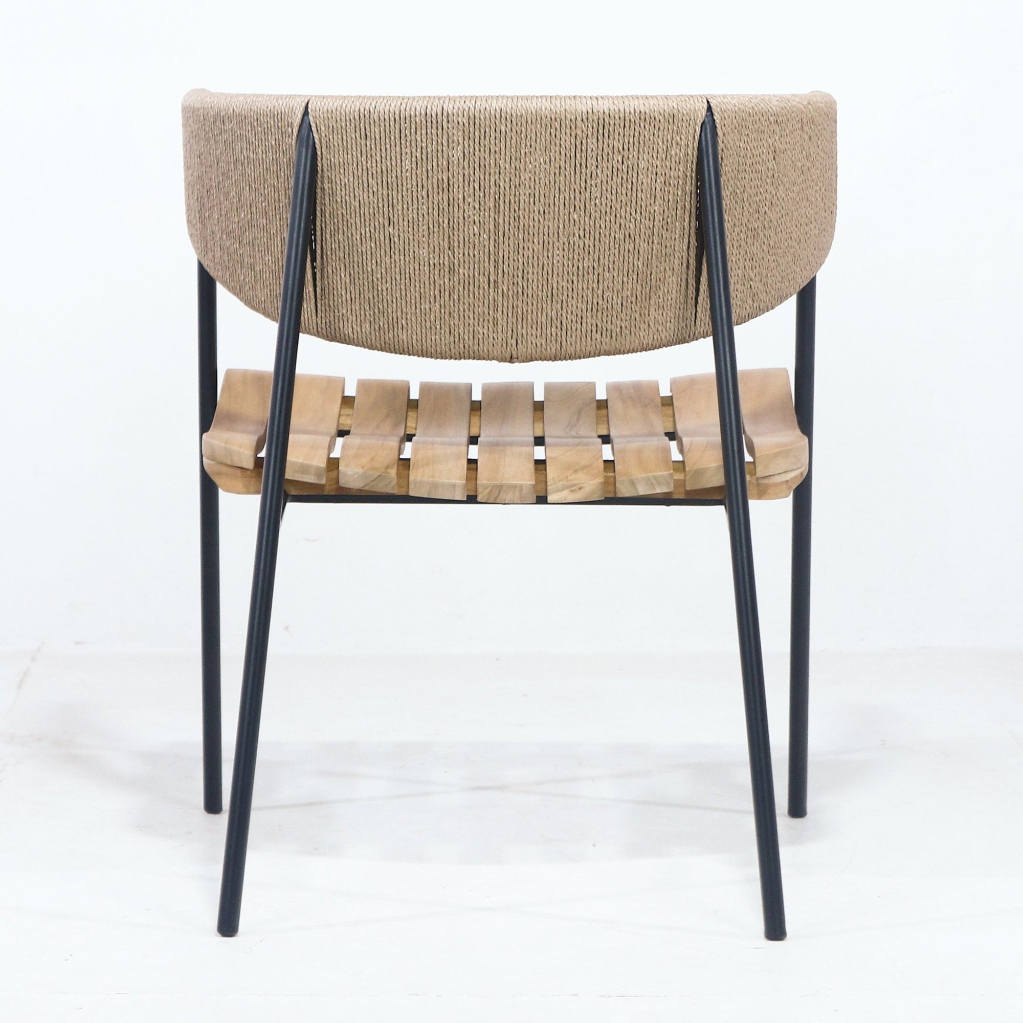 Silla Clara con asiento de teca y cinchas de junco - INTERIORTONIC