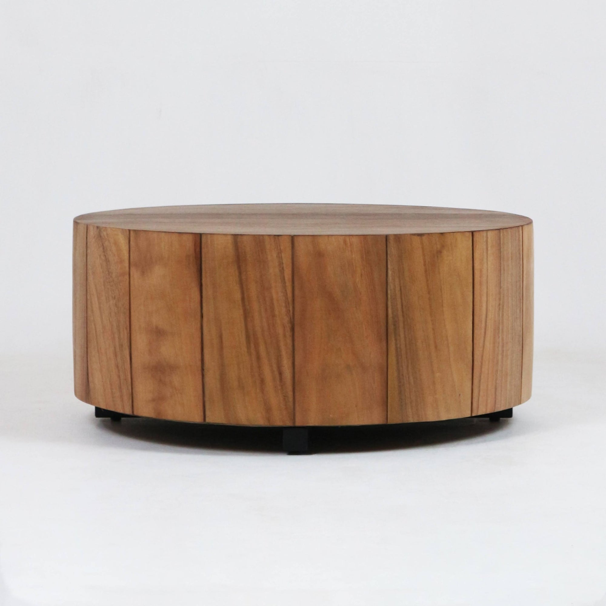 Mesa baja de madera maciza Nyepi - INTERIORTONIC