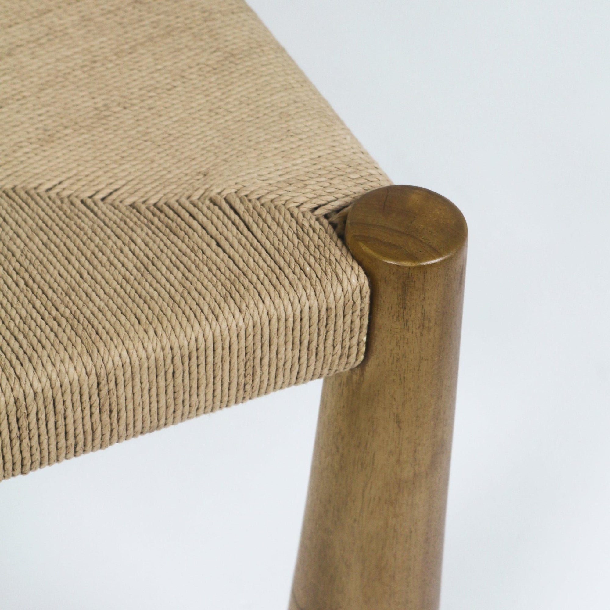 Silla de Comedor Pho en Teka y Seagrass - INTERIORTONIC