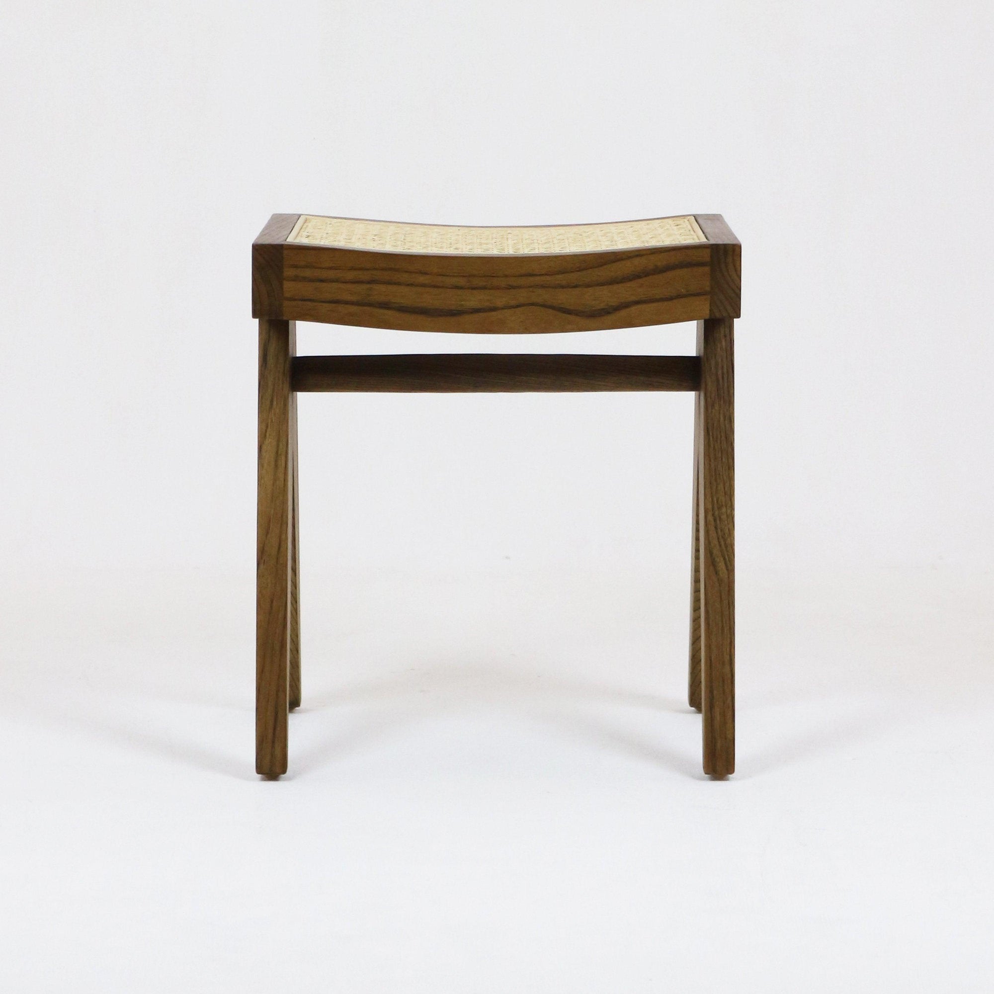 Pierre Jeanneret Taburete de pie - INTERIORTONIC