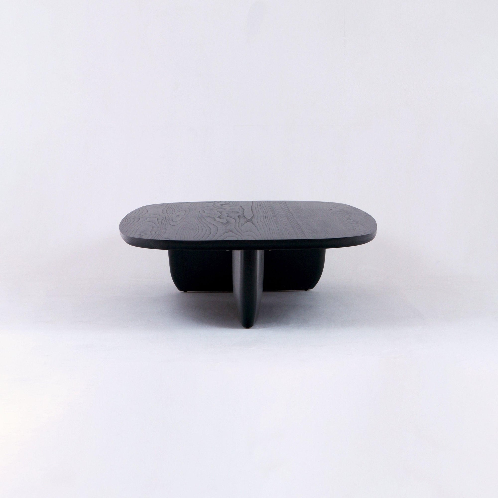 Mesa Baja Samara en Negro Ahumado - INTERIORTONIC