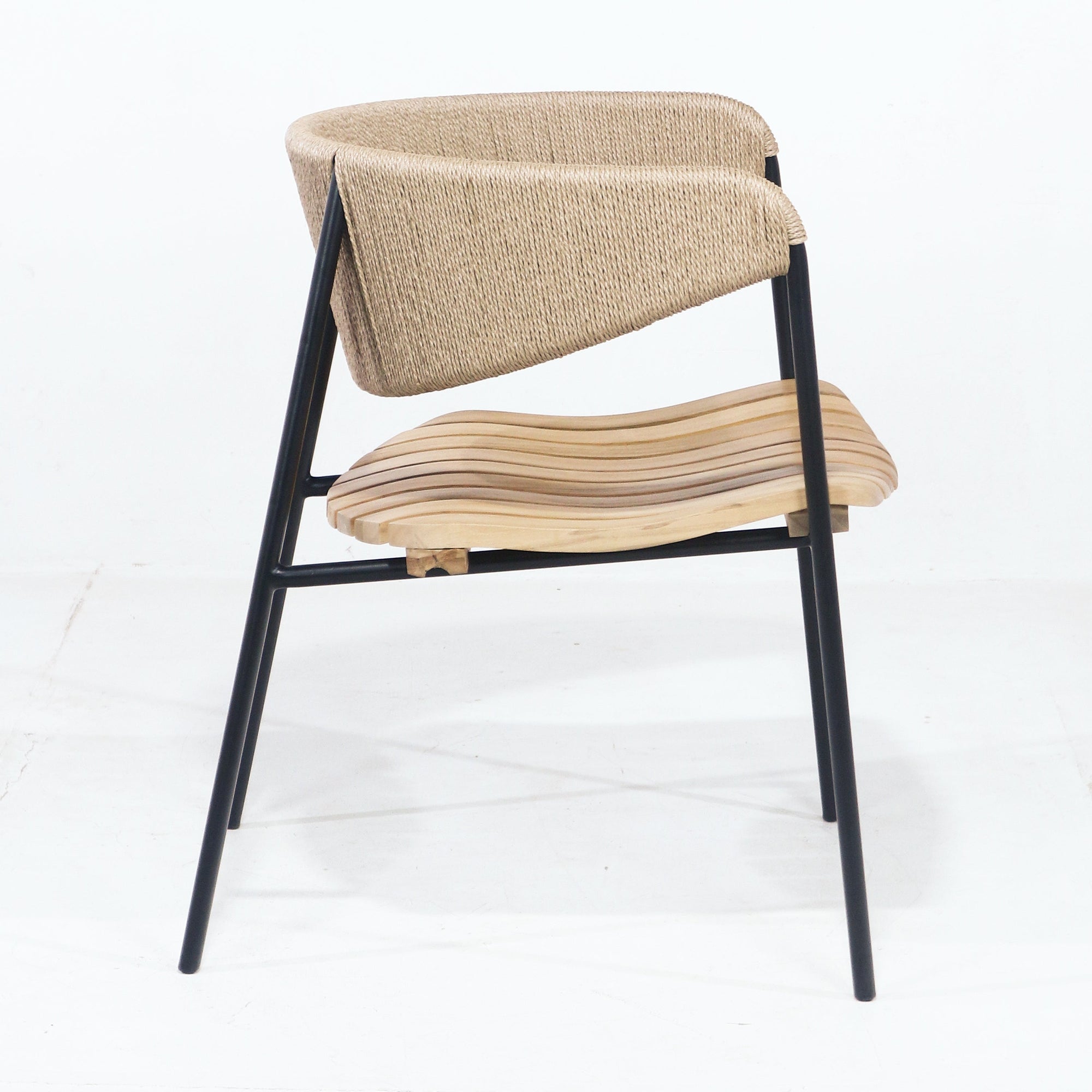 Silla Clara con asiento de teca y cinchas de junco - INTERIORTONIC