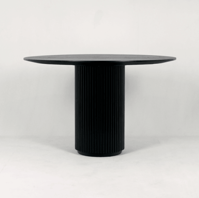 Mesa de Comedor Royal en Acabado Negro Ahumado - INTERIORTONIC