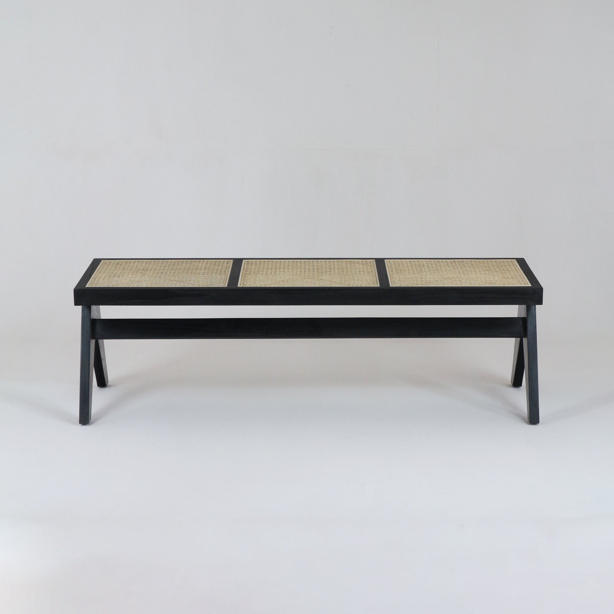 Banc en rotin Pierre Jeanneret