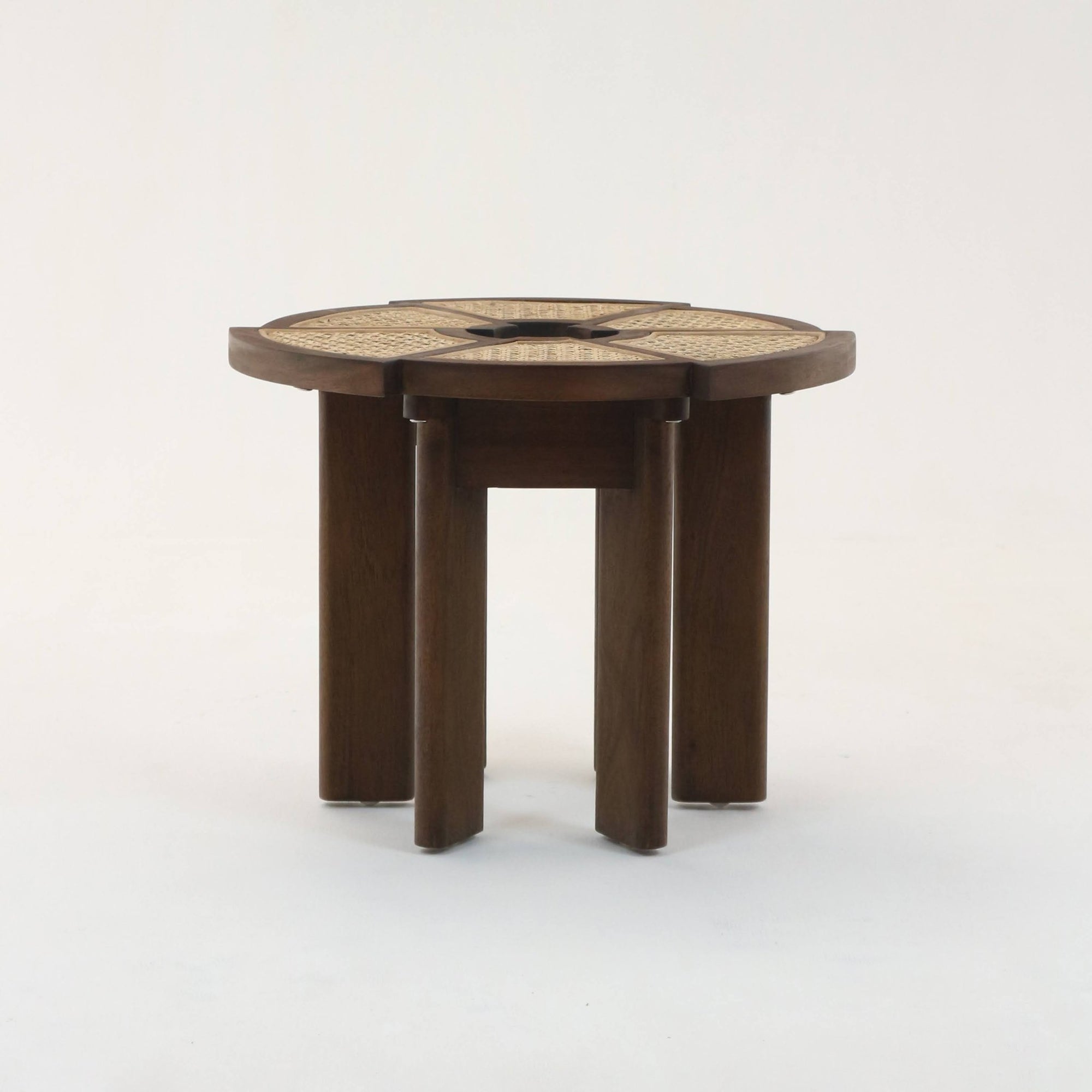 Table d'appoint Charlotte Perriand Rio en brun moyen - INTERIORTONIC