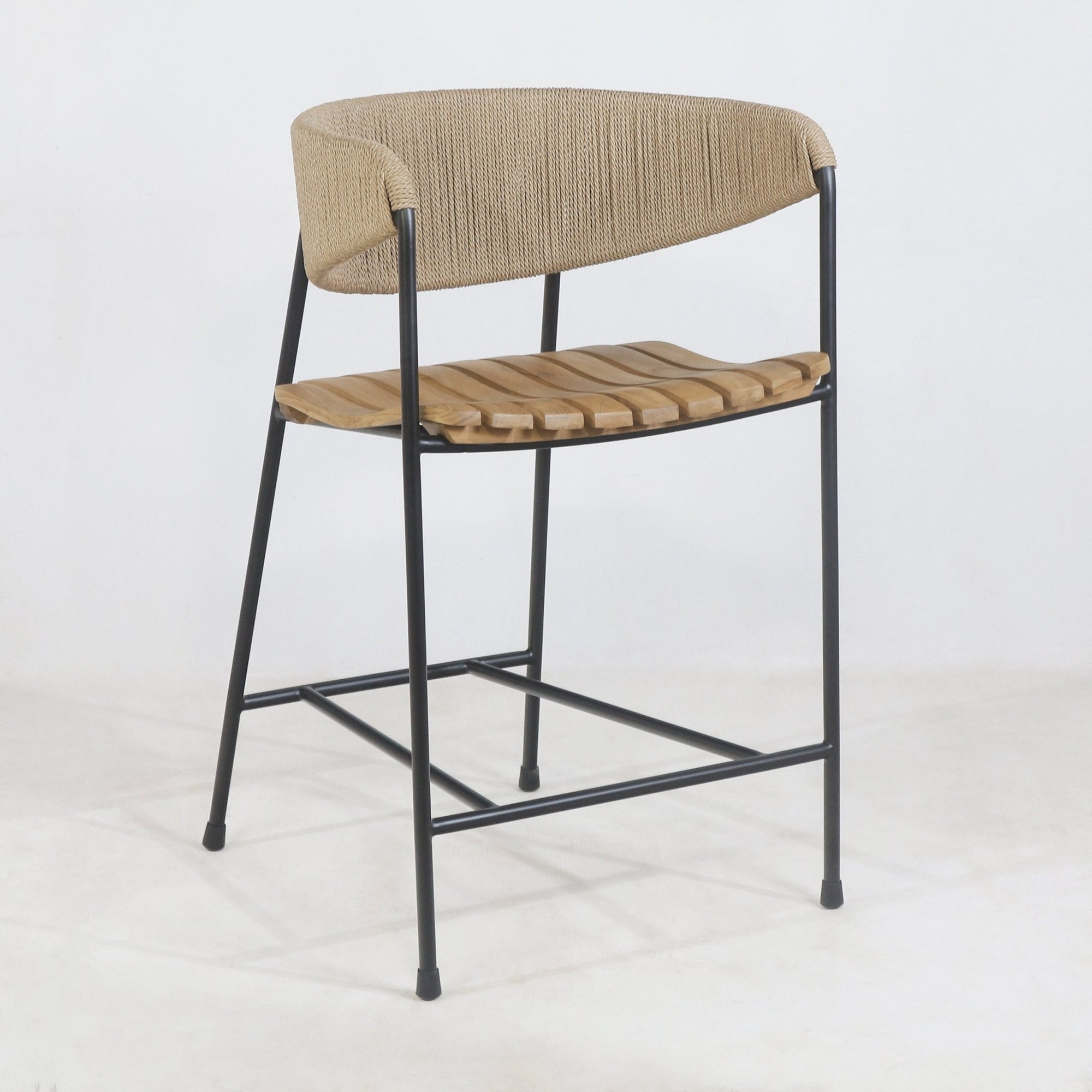 Tabouret Clara avec assise en teck et dossier en jonc tressé - INTERIORTONIC