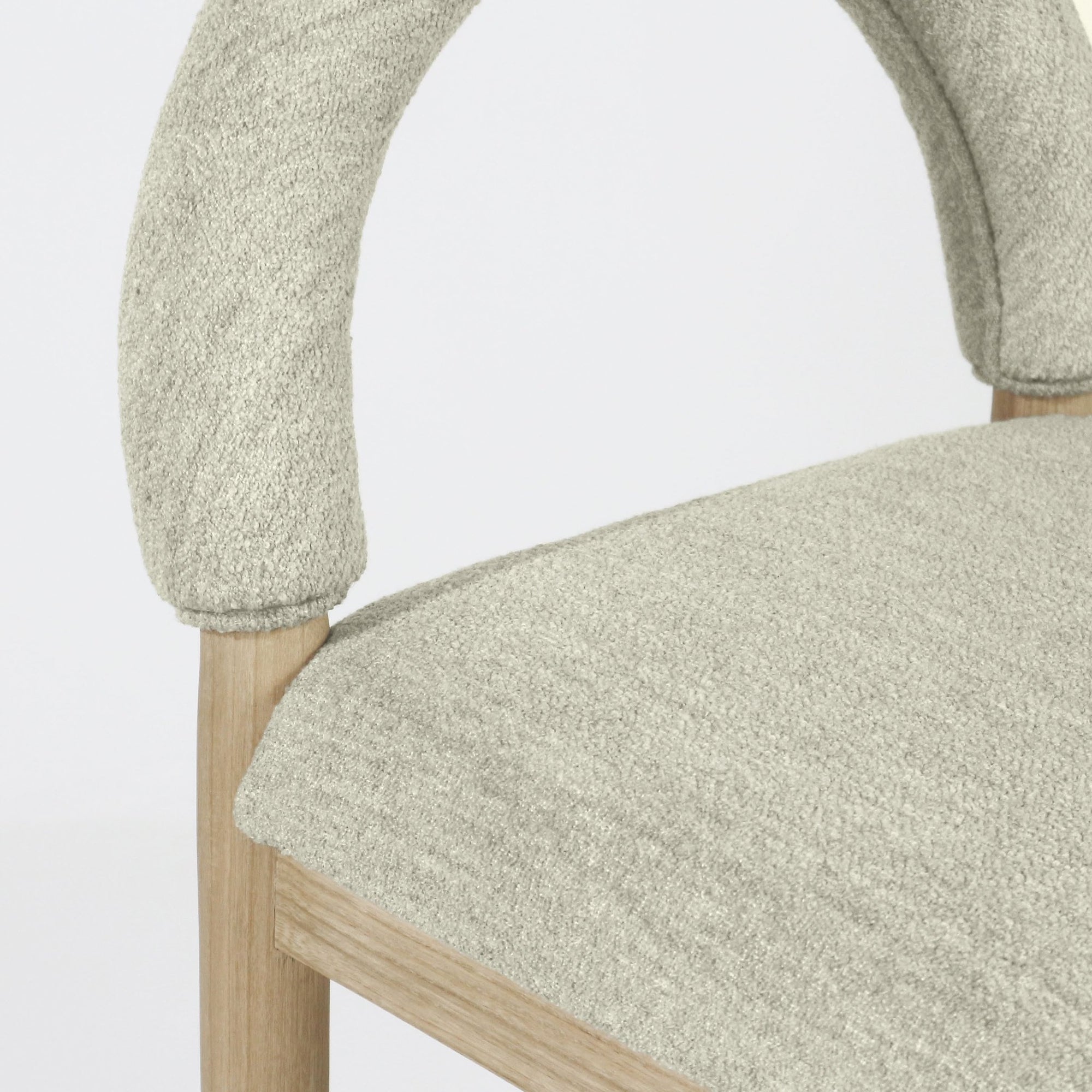 Tabouret de bar et de comptoir Heidi en chêne et bouclé - INTERIORTONIC