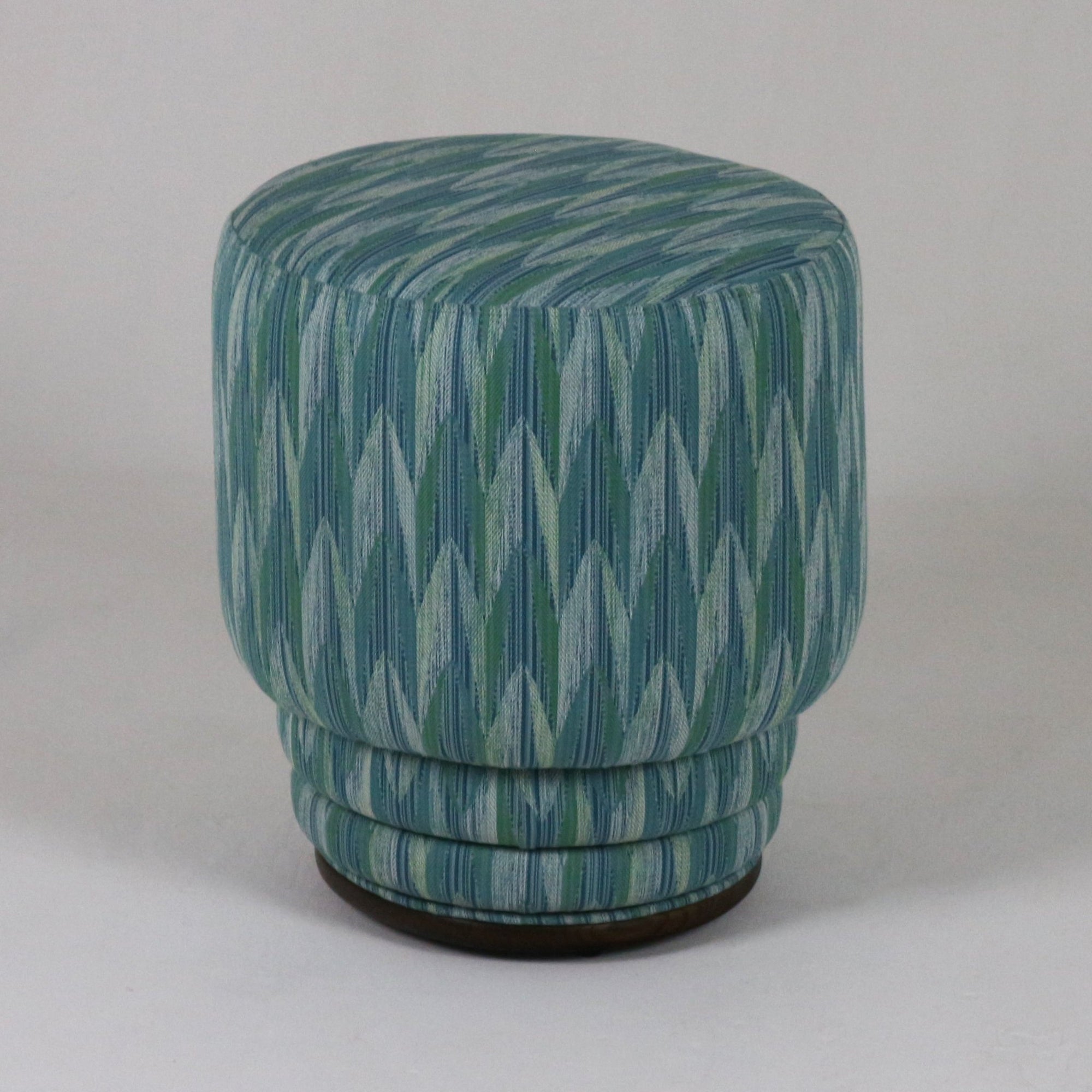 Pouf avec tissu Schumacher Performance - INTERIORTONIC