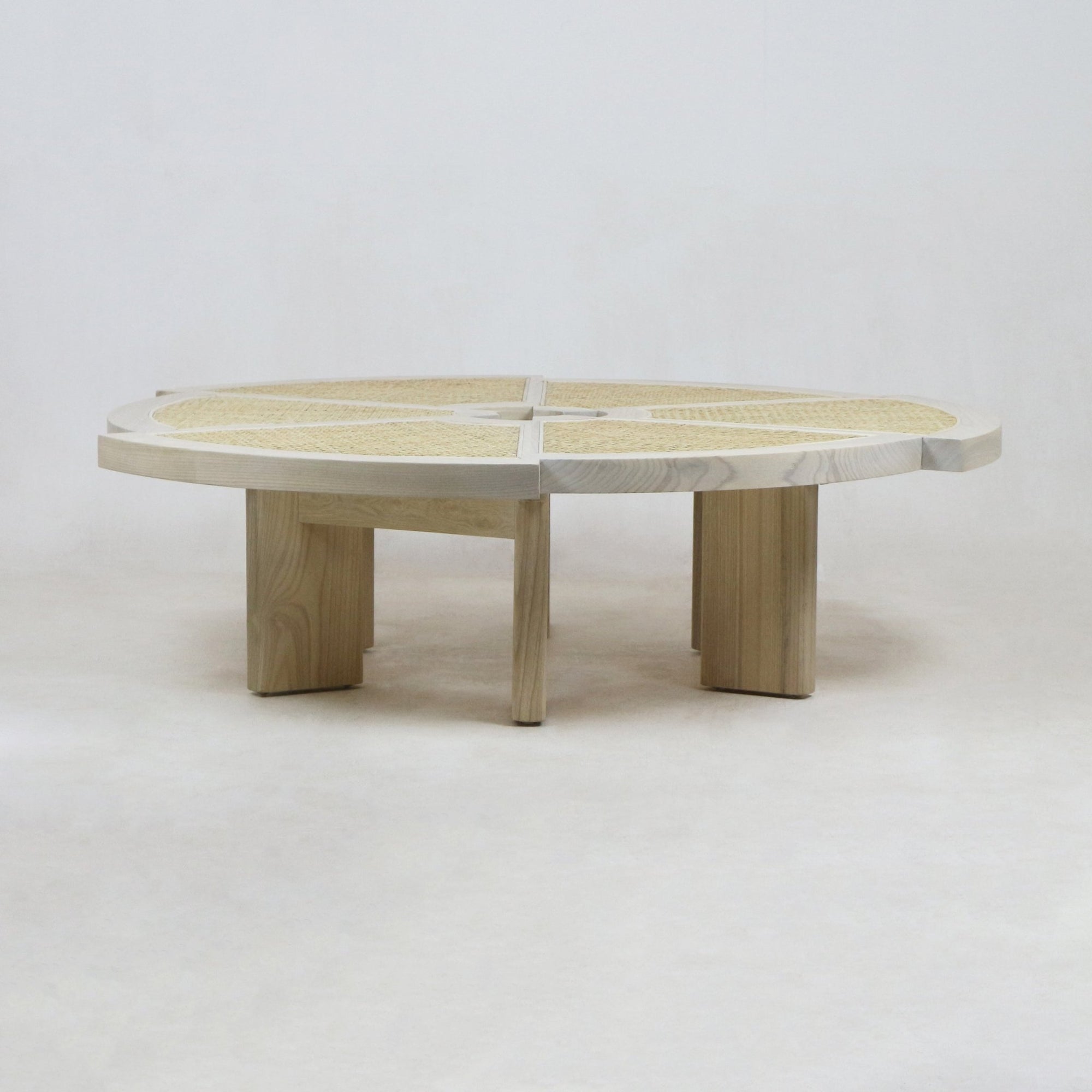 Table basse Rio en bois et canne Grande - INTERIORTONIC