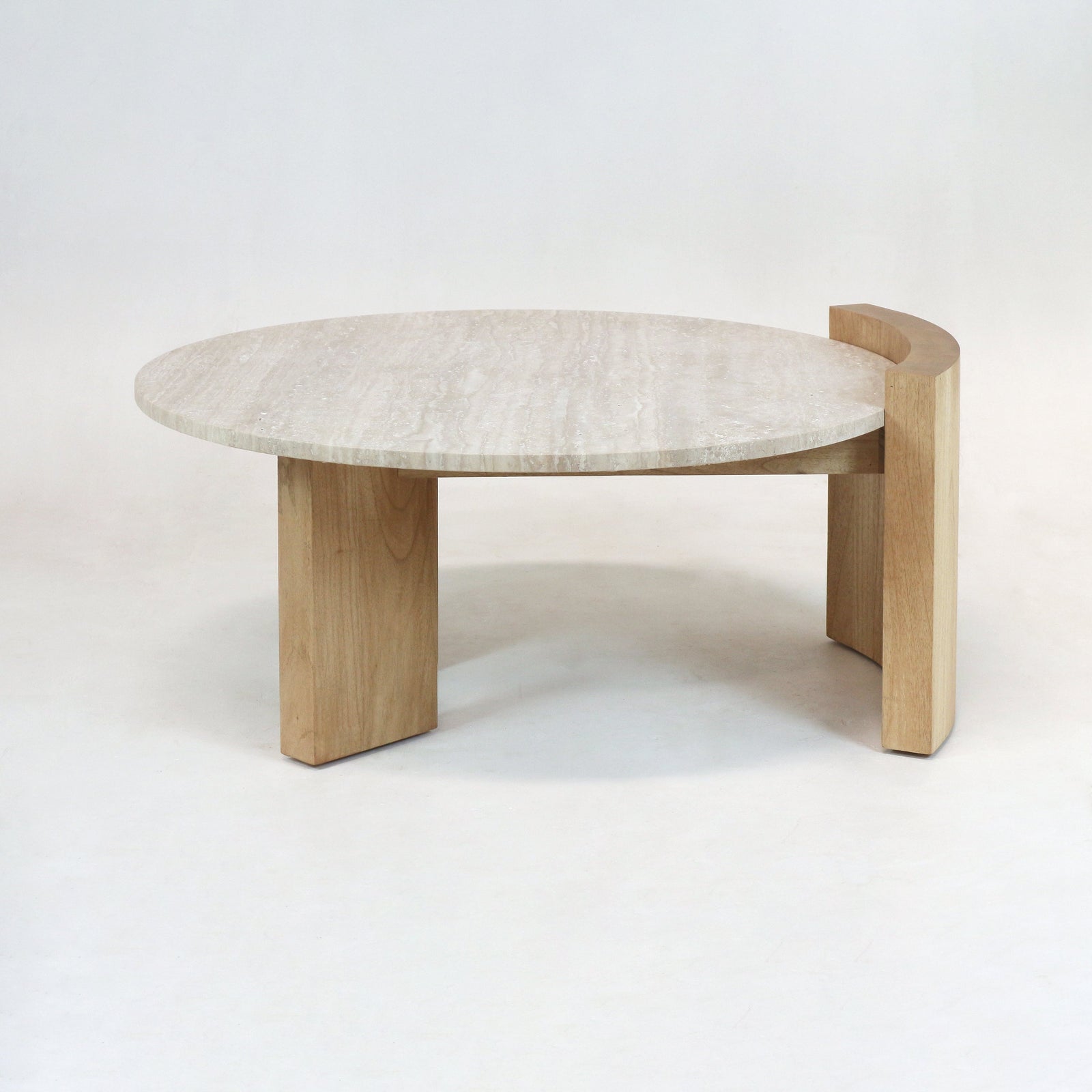 Table basse Cordoba en bois massif et travertin - INTERIORTONIC