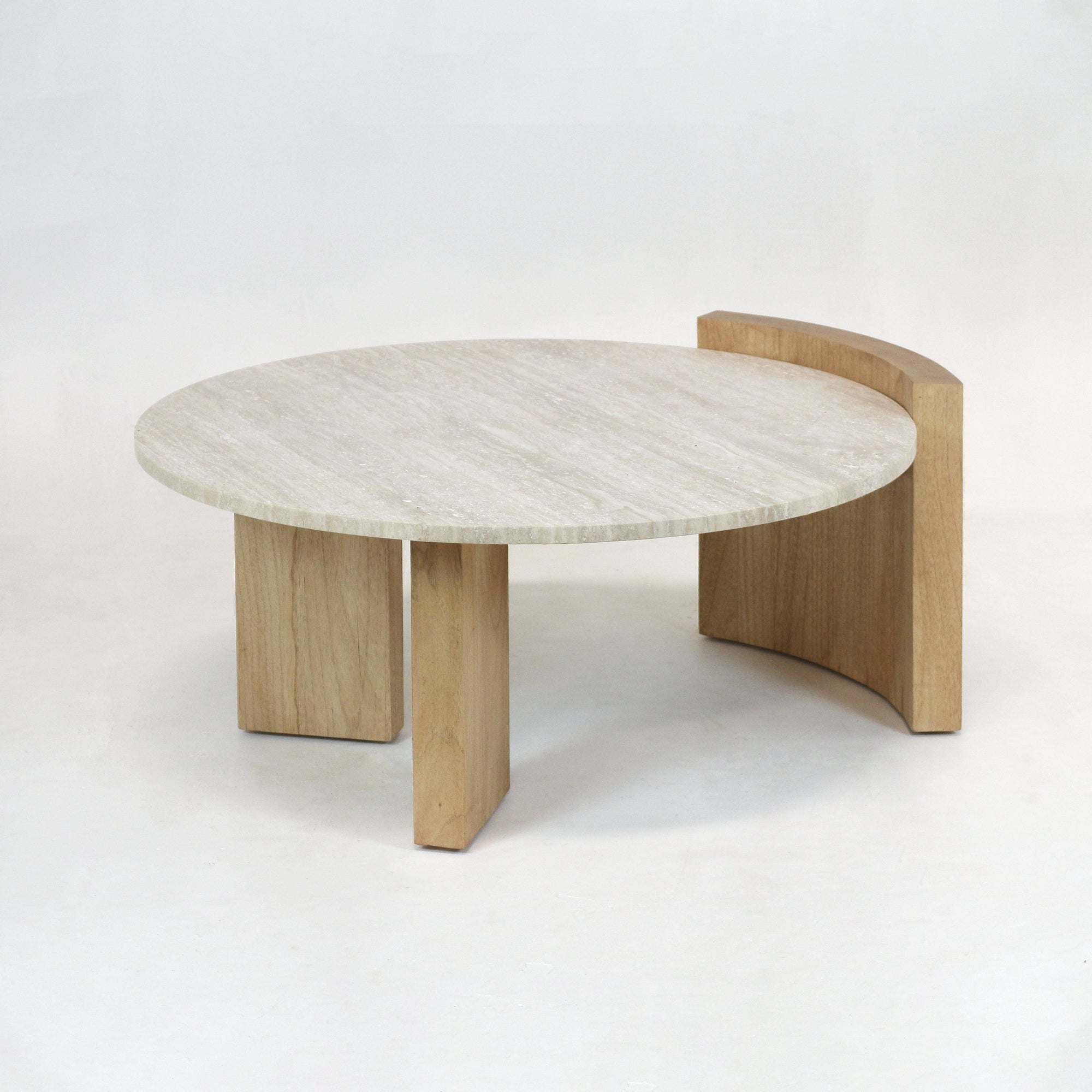 Table basse Cordoba en bois massif et travertin - INTERIORTONIC